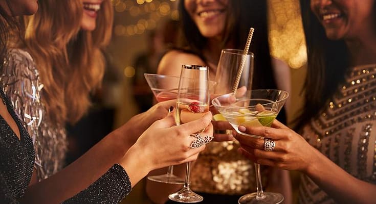 happy hour cocktails